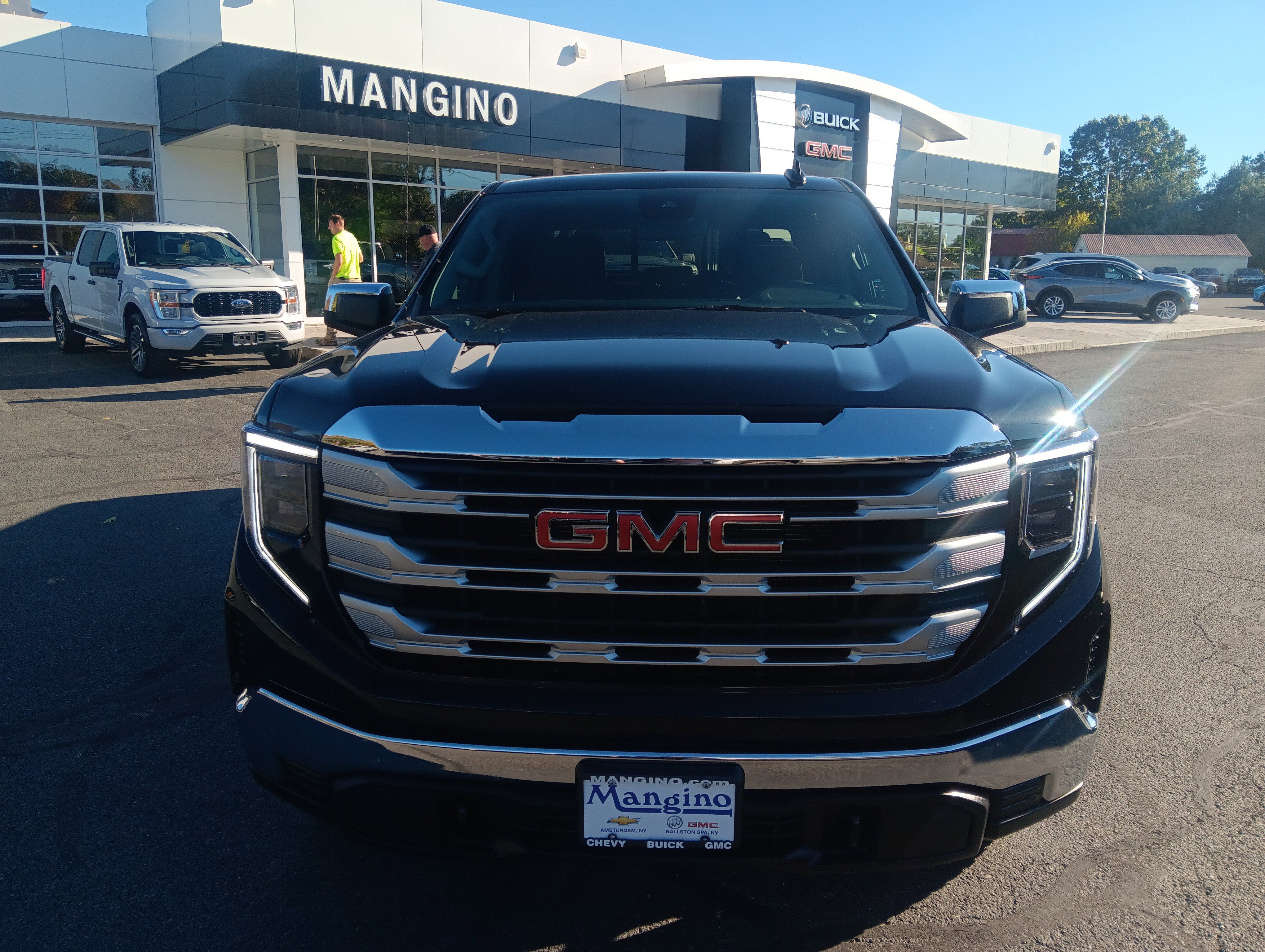 2025 GMC Sierra 1500 SLE