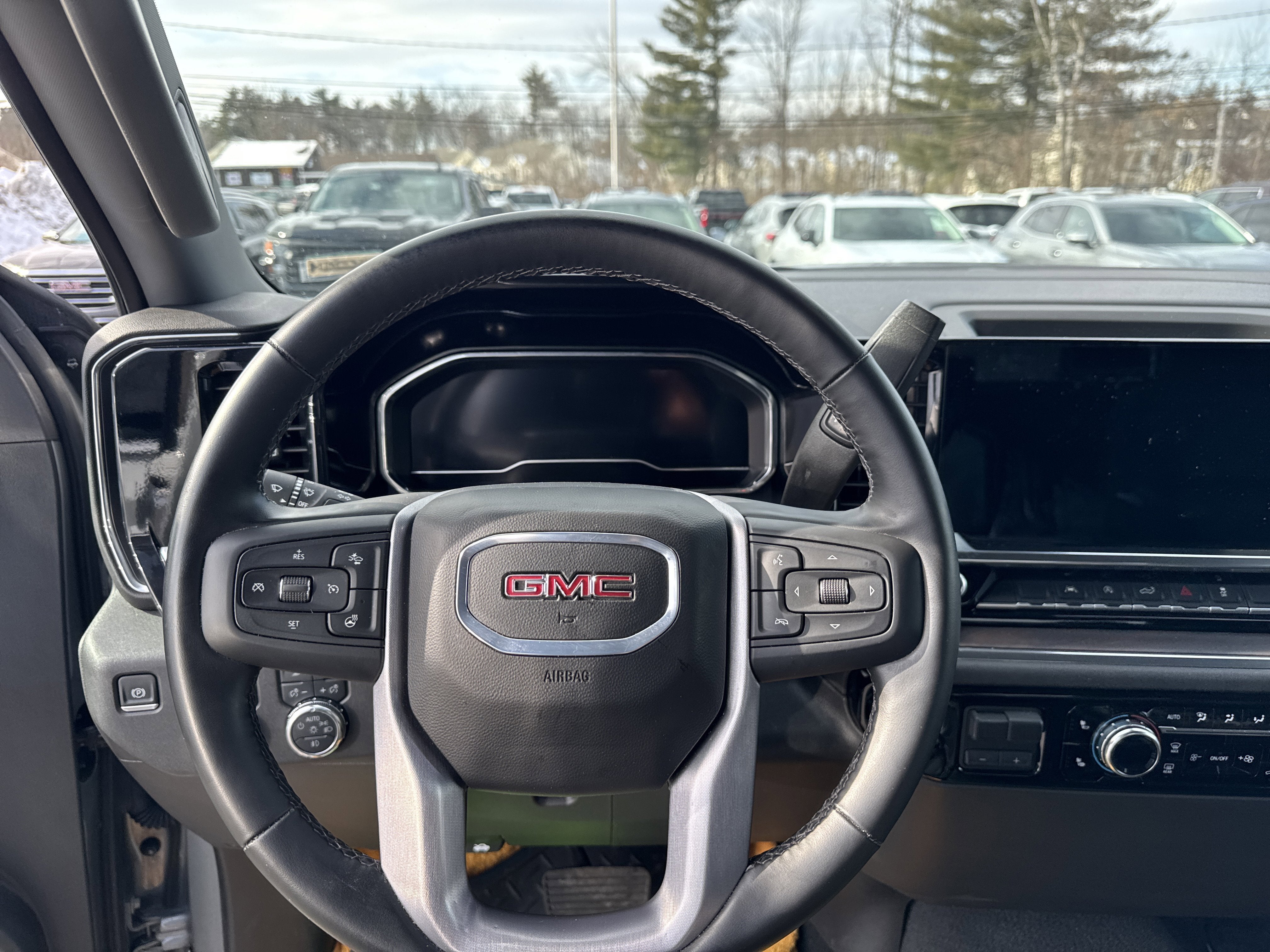 2025 GMC Sierra 1500 SLT