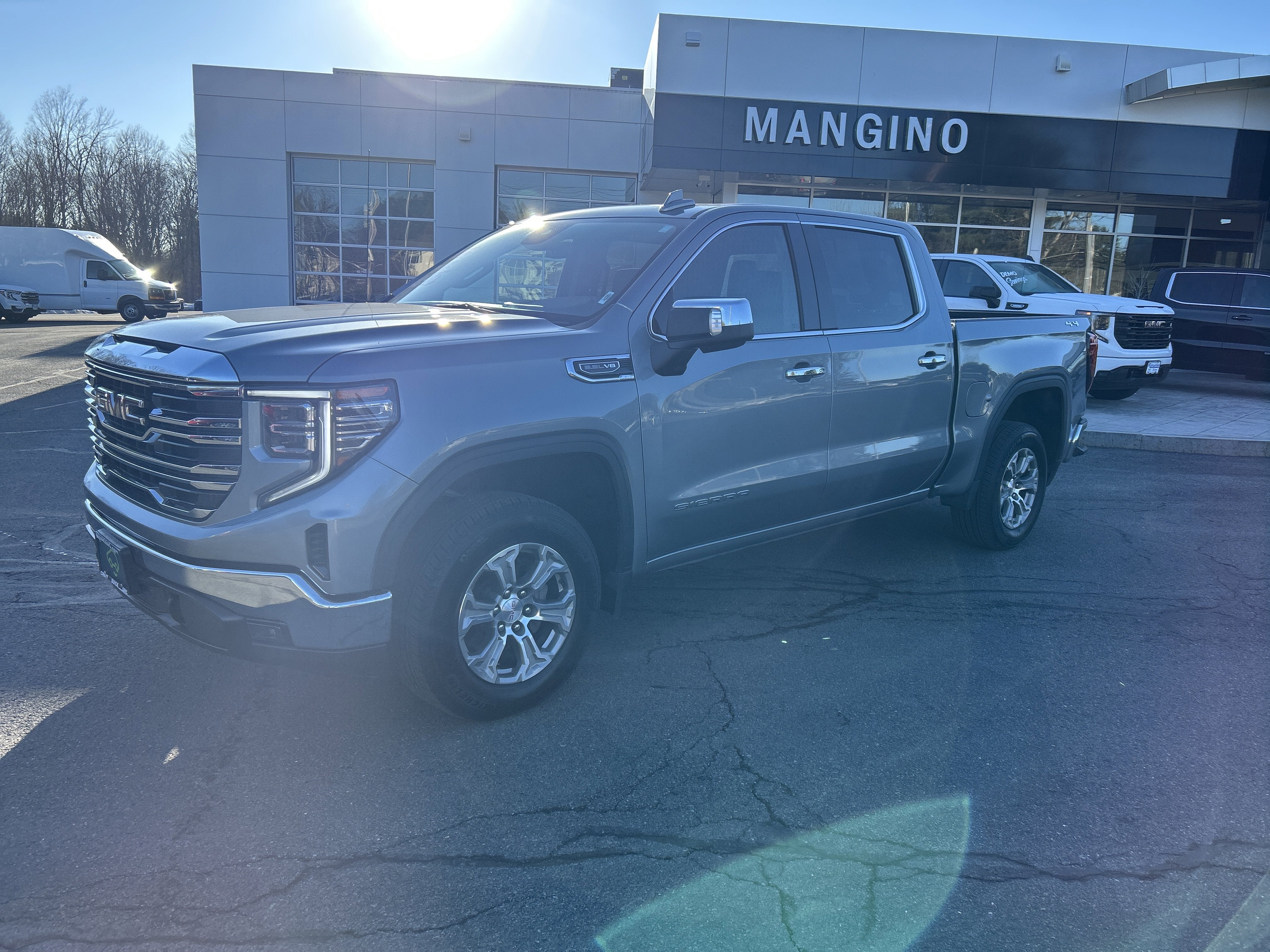 2025 GMC Sierra 1500 SLT