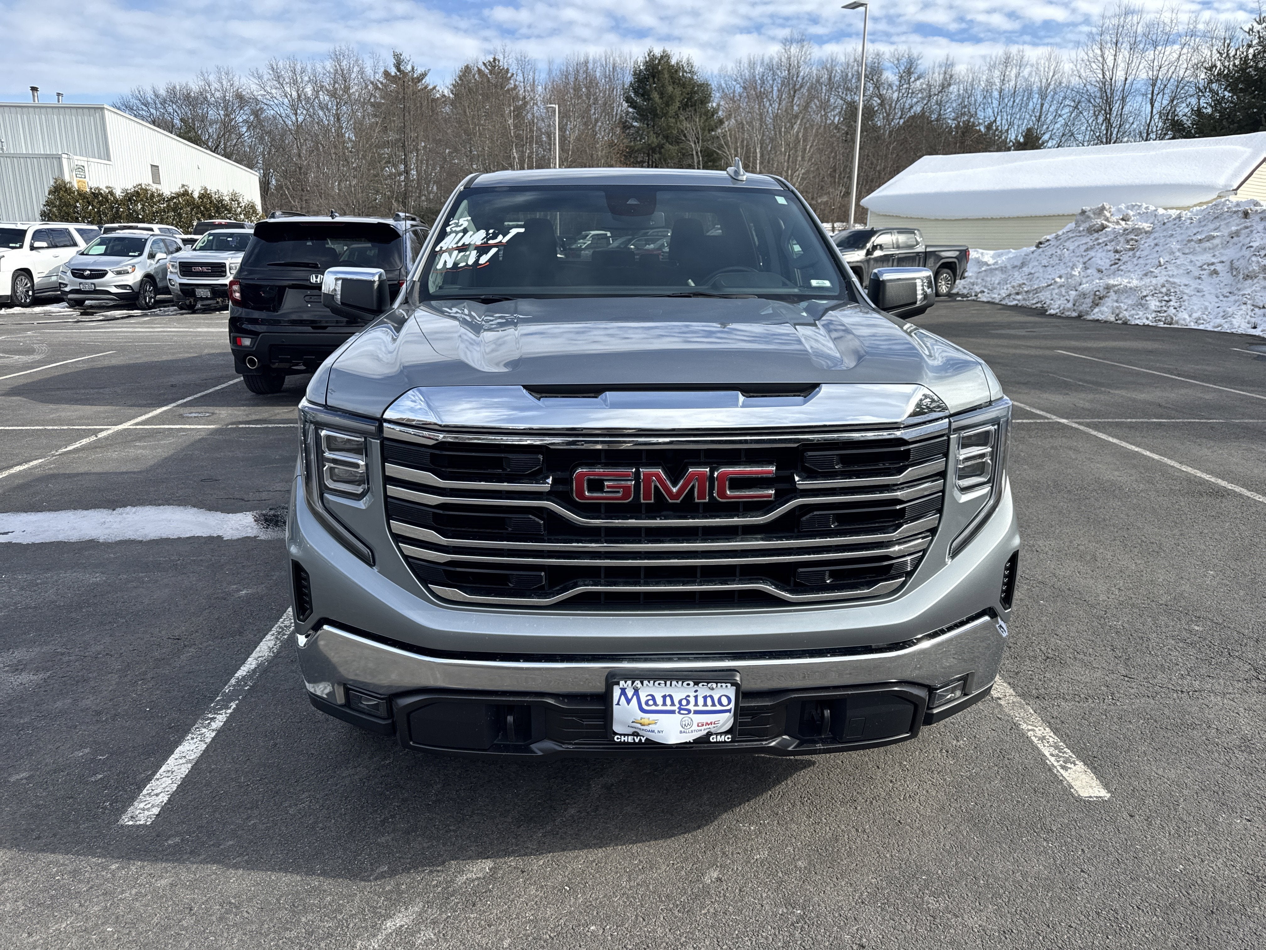 2025 GMC Sierra 1500 SLT