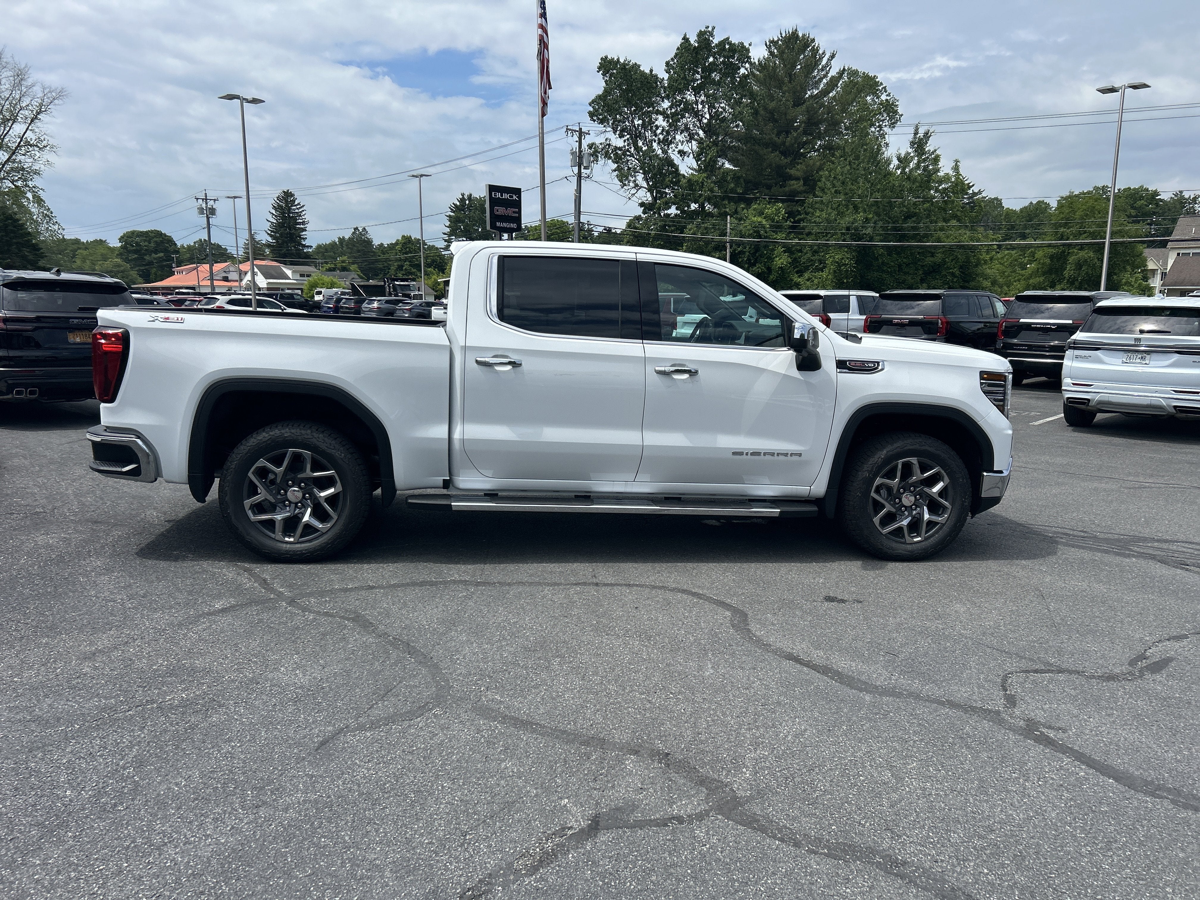 2026 GMC Sierra 1500 SLT