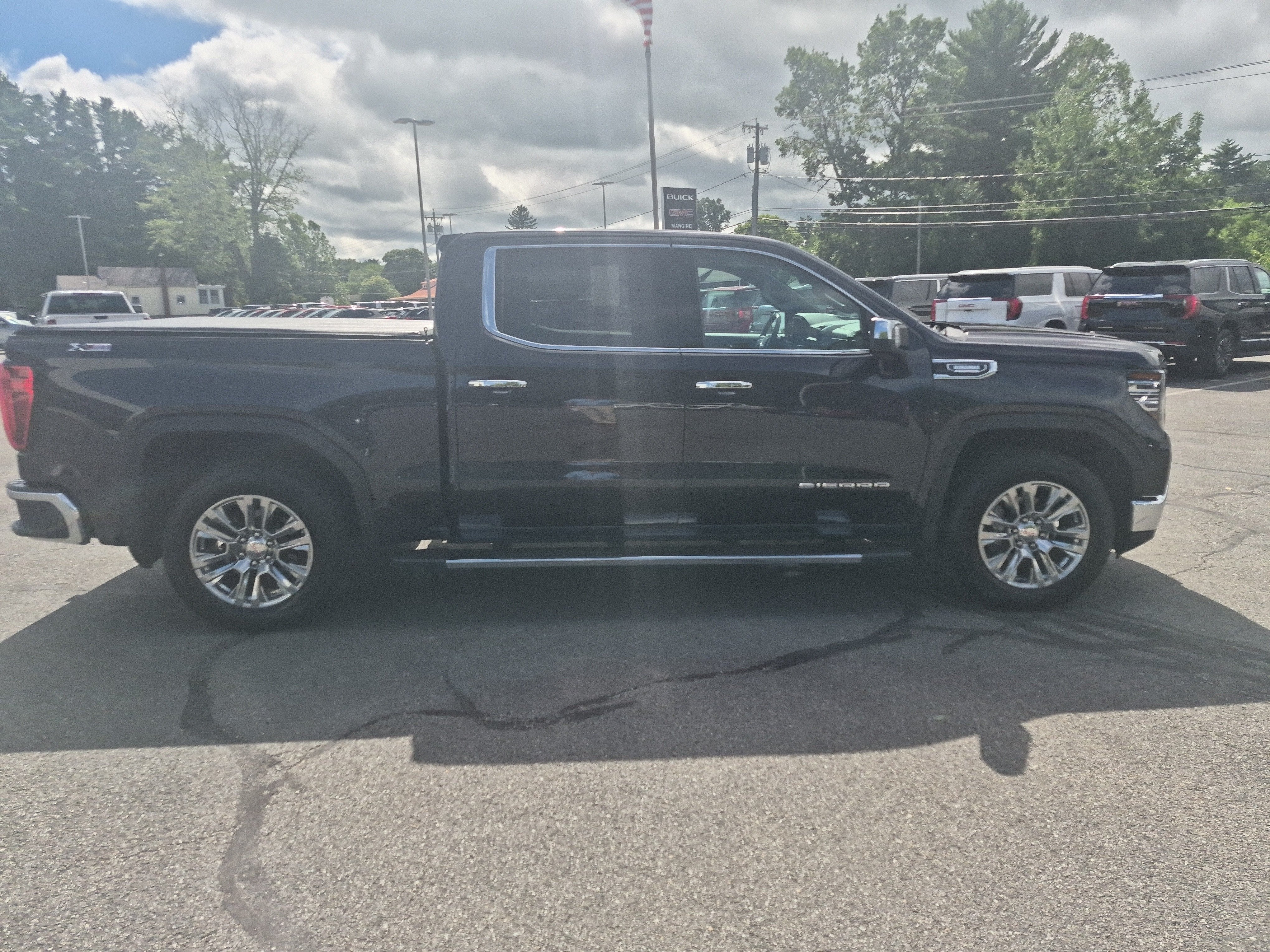 2022 GMC Sierra 1500 SLT