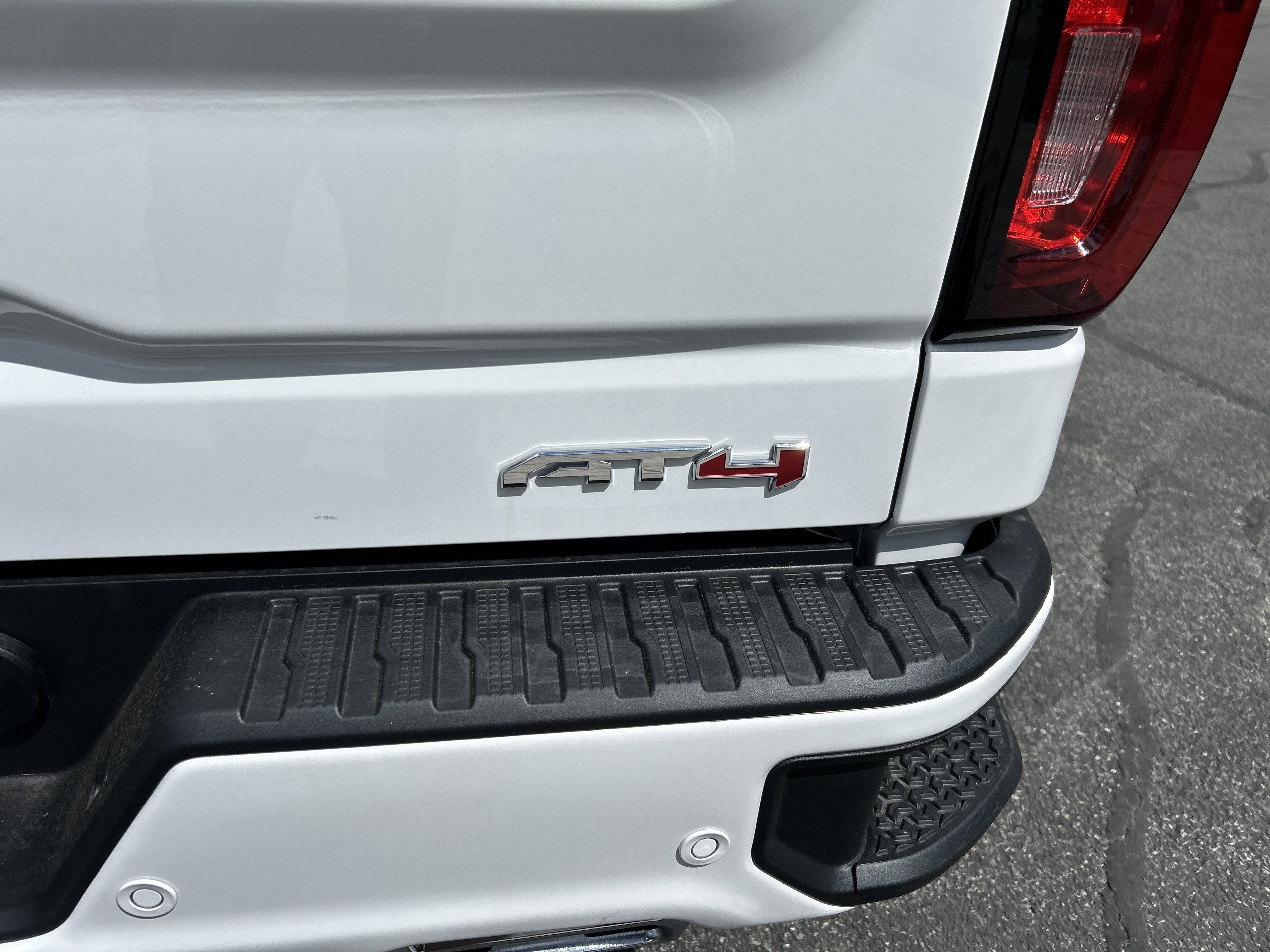 2026 GMC Sierra 1500 AT4 - Photo 10