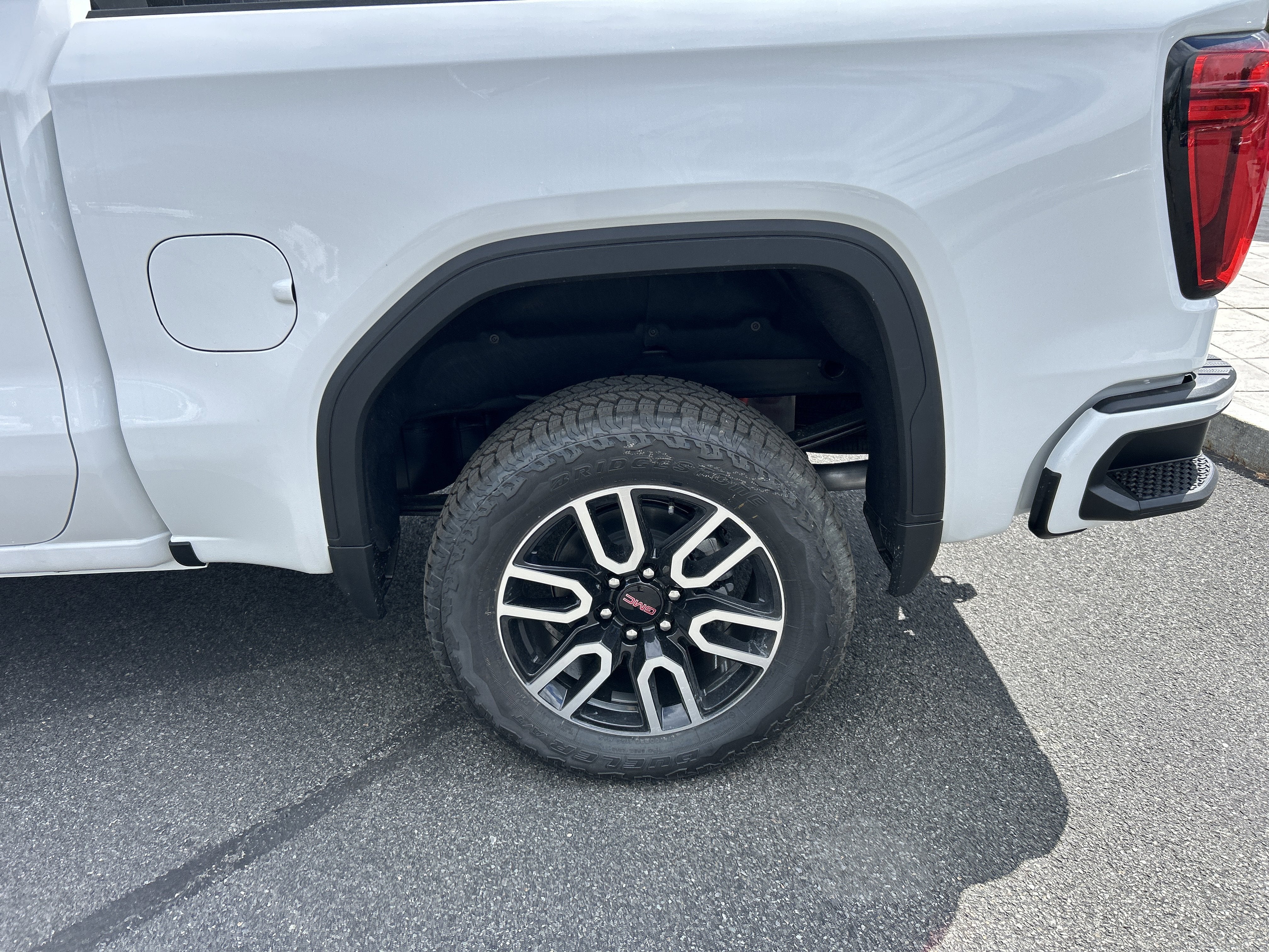 2026 GMC Sierra 1500 AT4 - Photo 6
