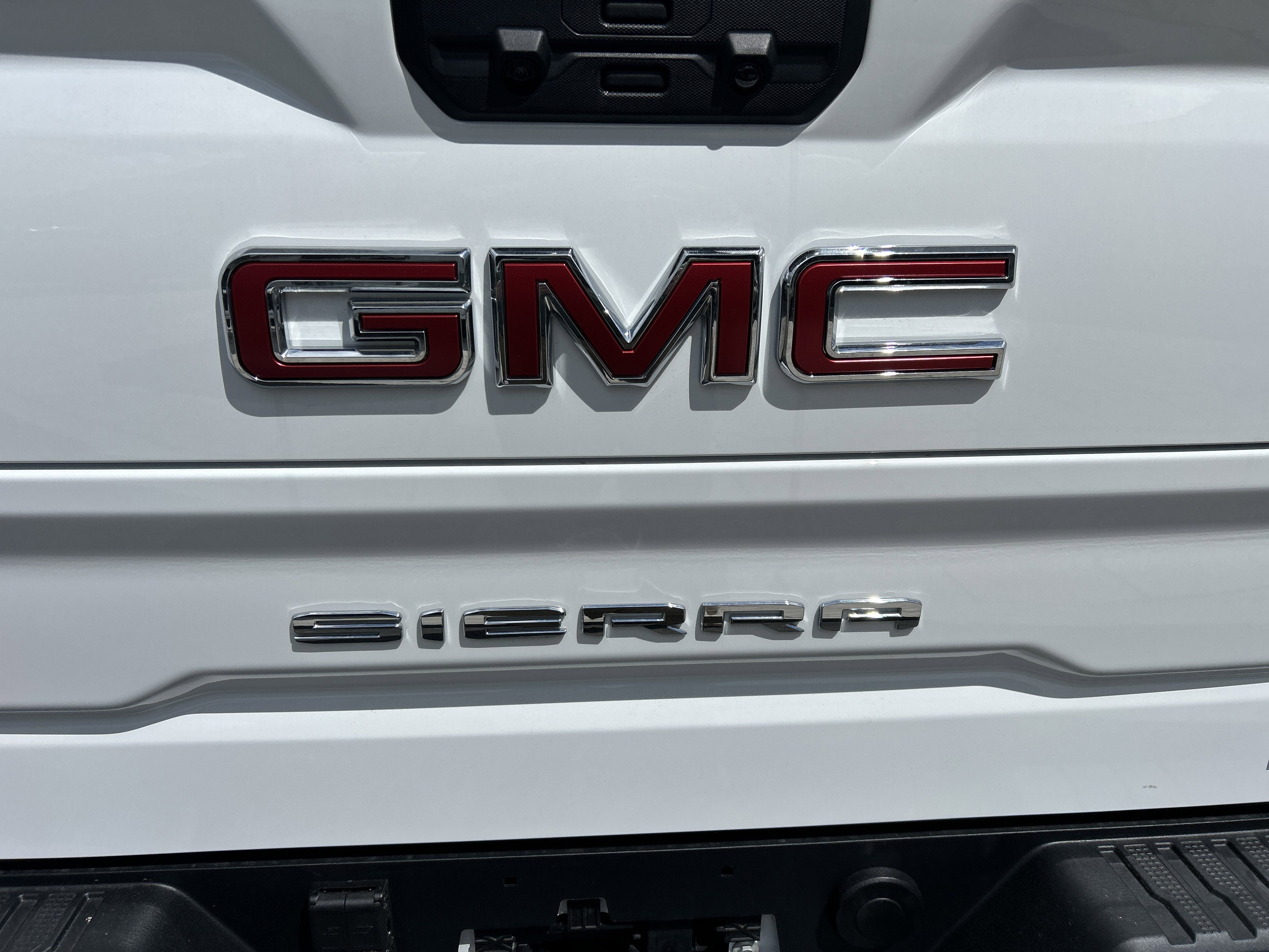 2026 GMC Sierra 1500 AT4 - Photo 9