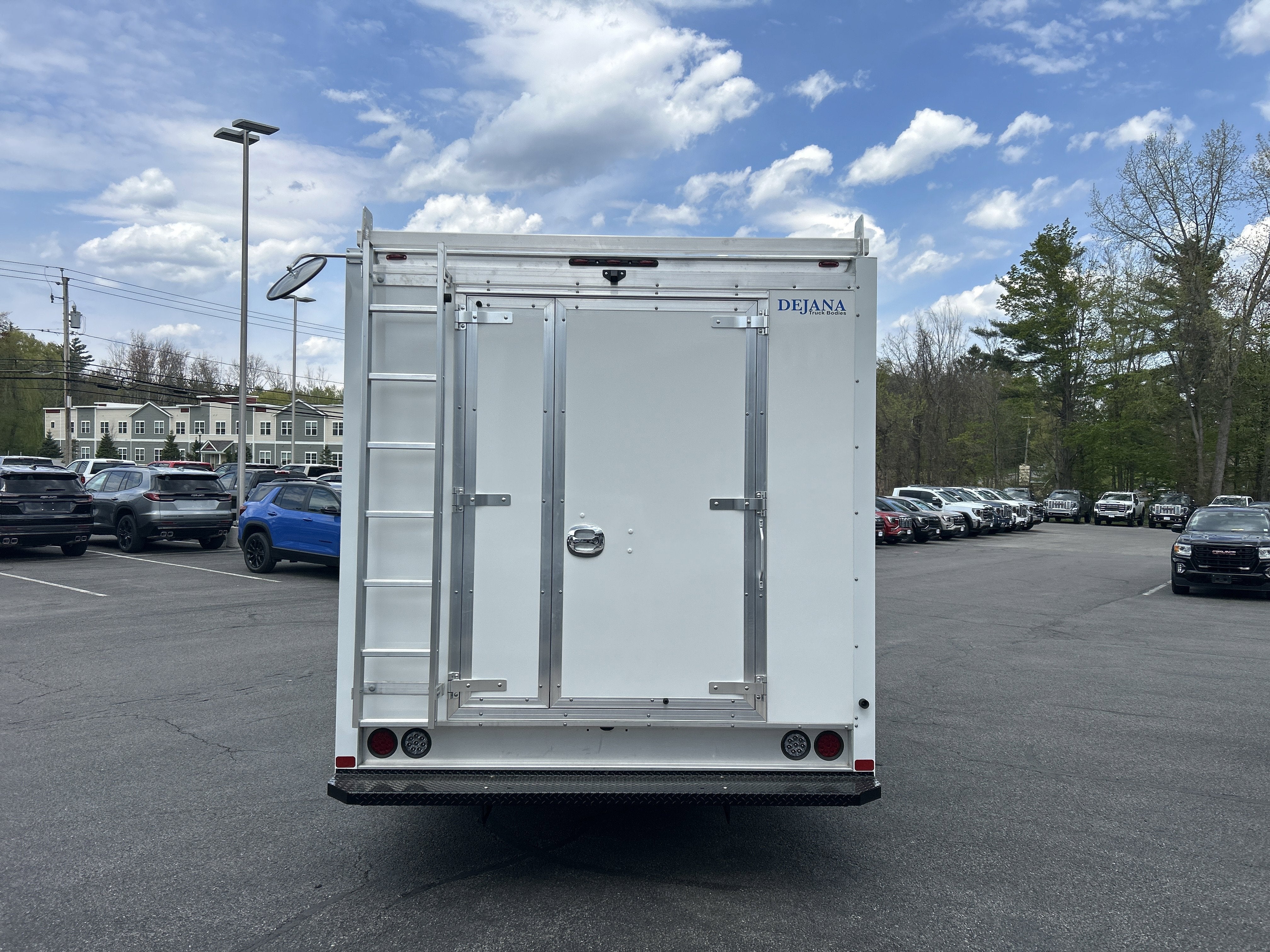 2026 GMC Savana Cutaway 3500 1WT