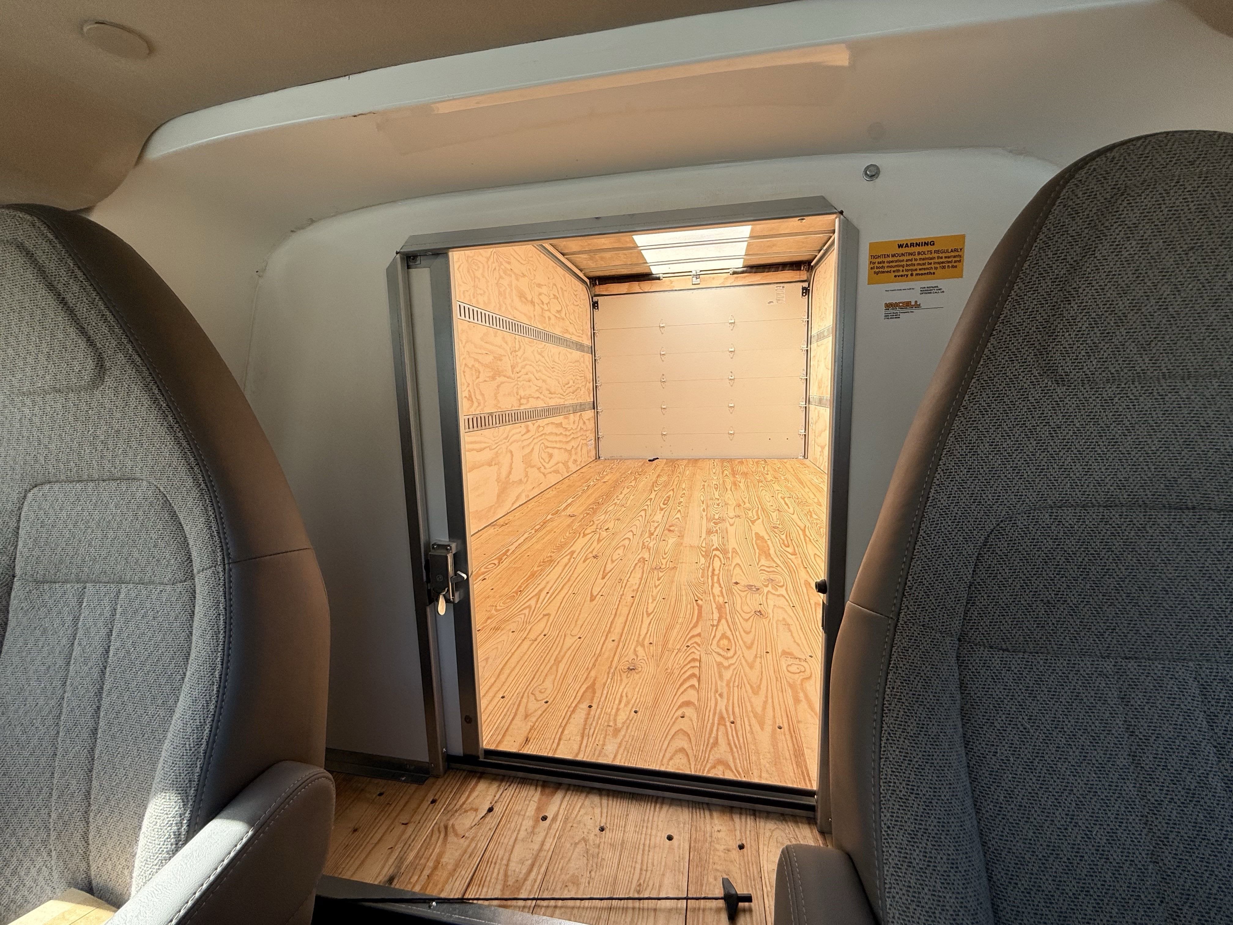 2025 GMC Savana Cutaway 3500 1WT