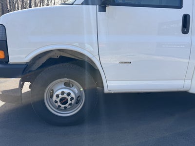 2025 GMC Savana Cutaway 3500 1WT