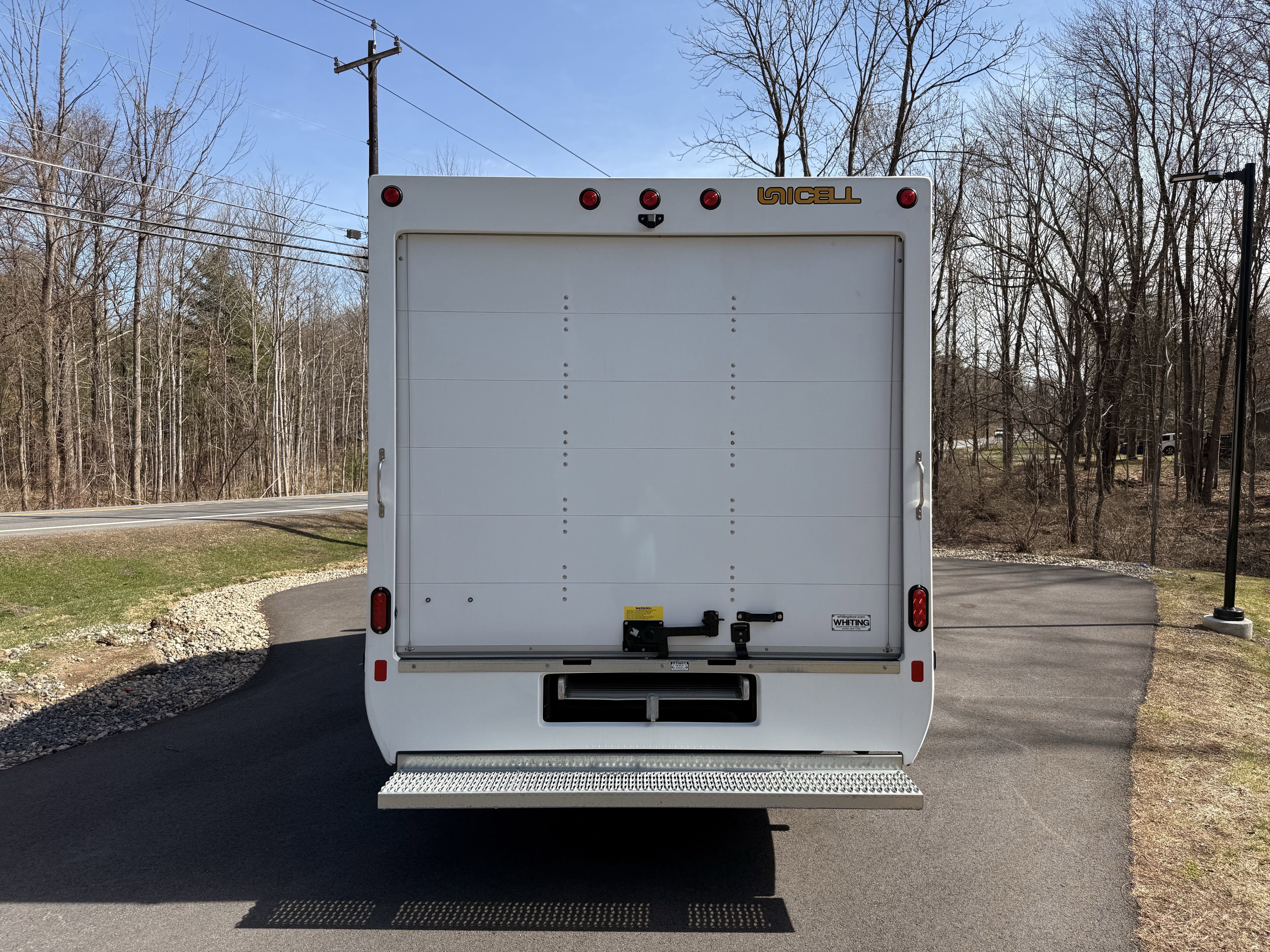 2025 GMC Savana Cutaway 3500 1WT