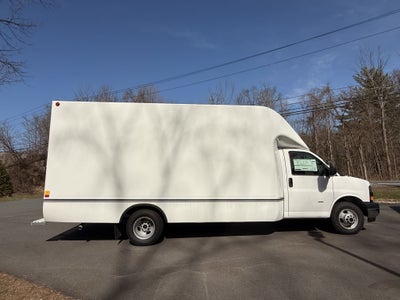 2025 GMC Savana Cutaway 3500 1WT