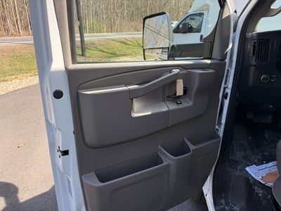 2025 GMC Savana Cutaway 3500 1WT