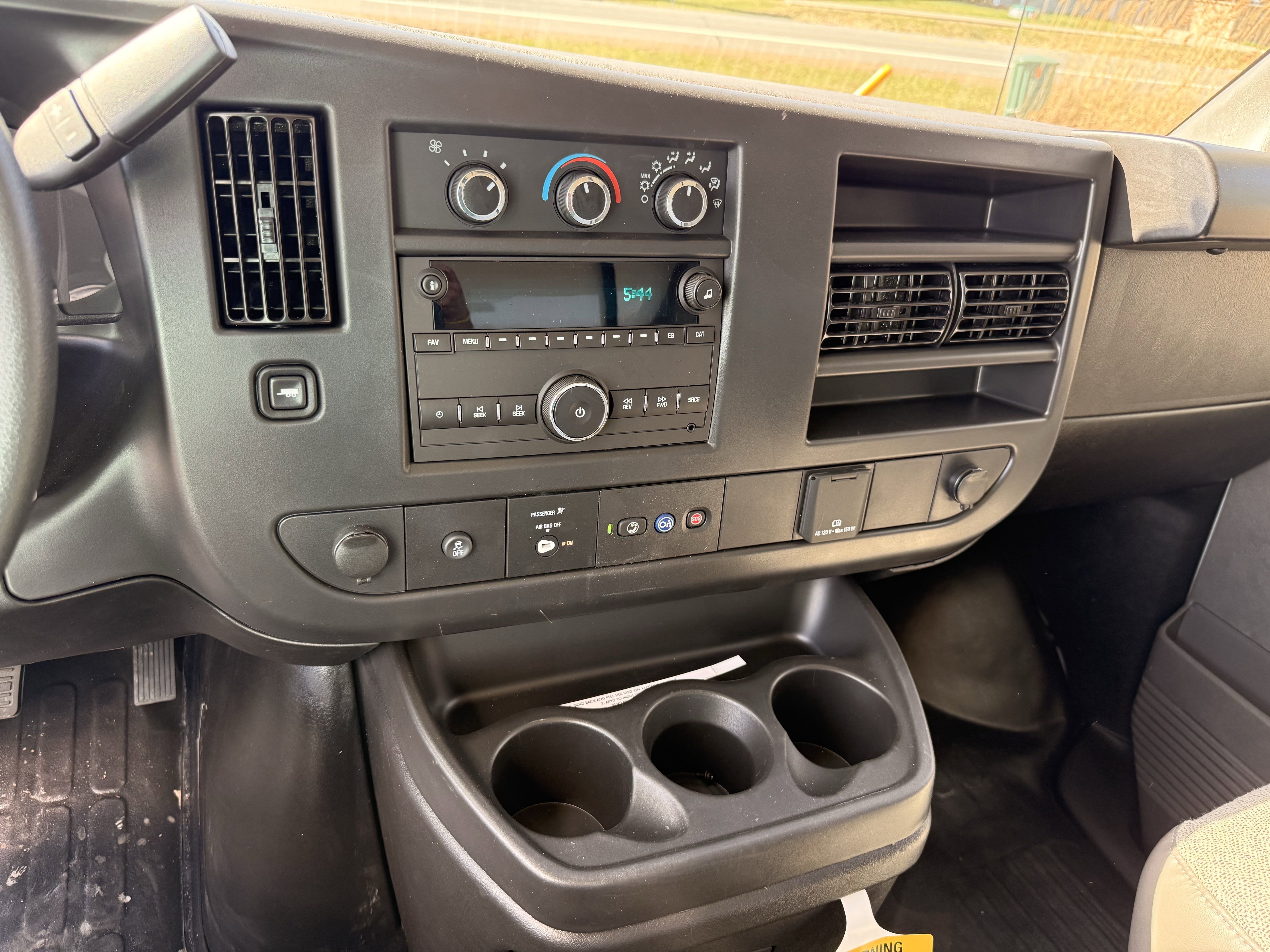 2025 GMC Savana Cutaway 4500 2WT