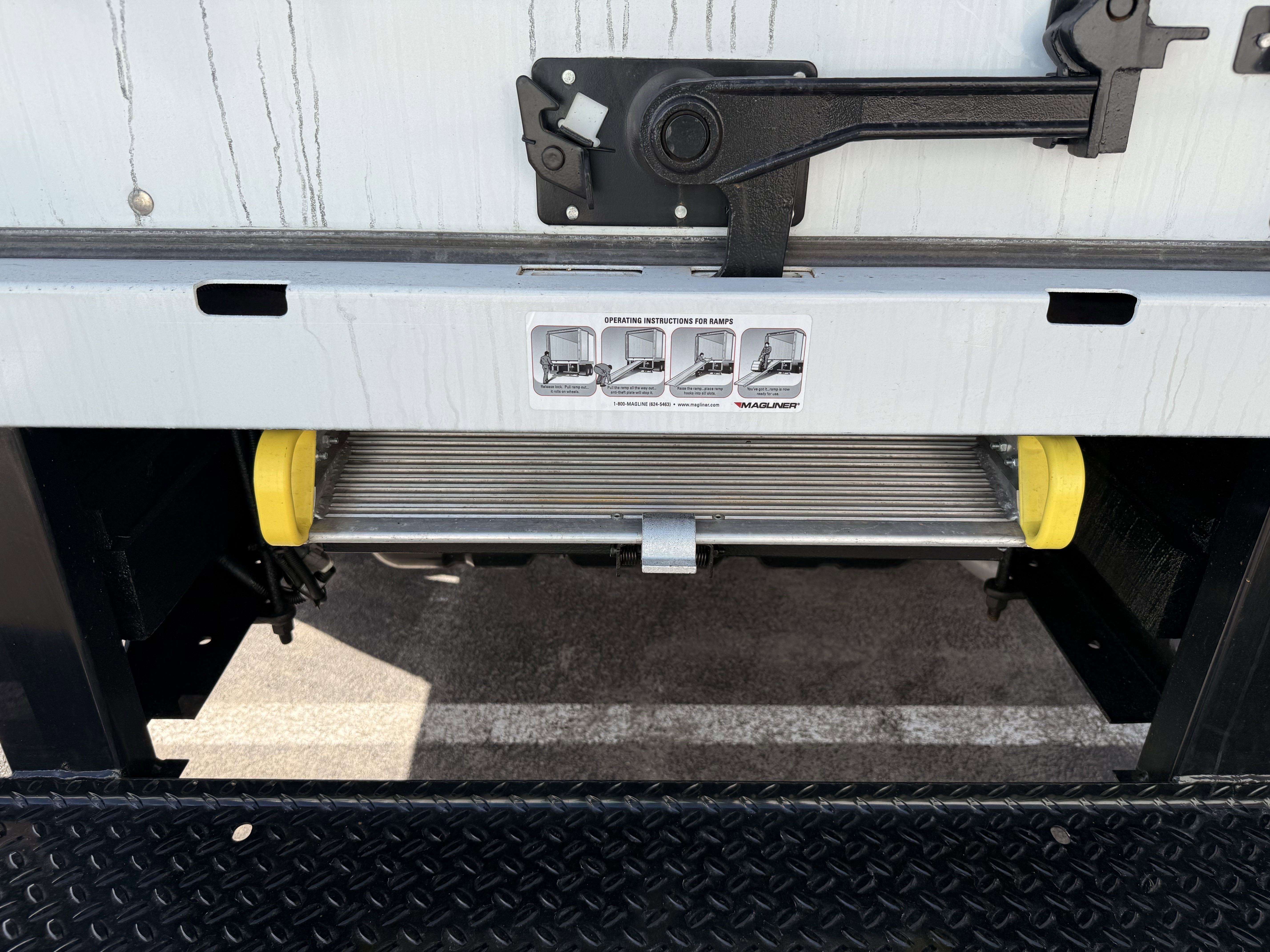 2025 GMC Savana Cutaway 4500 2WT