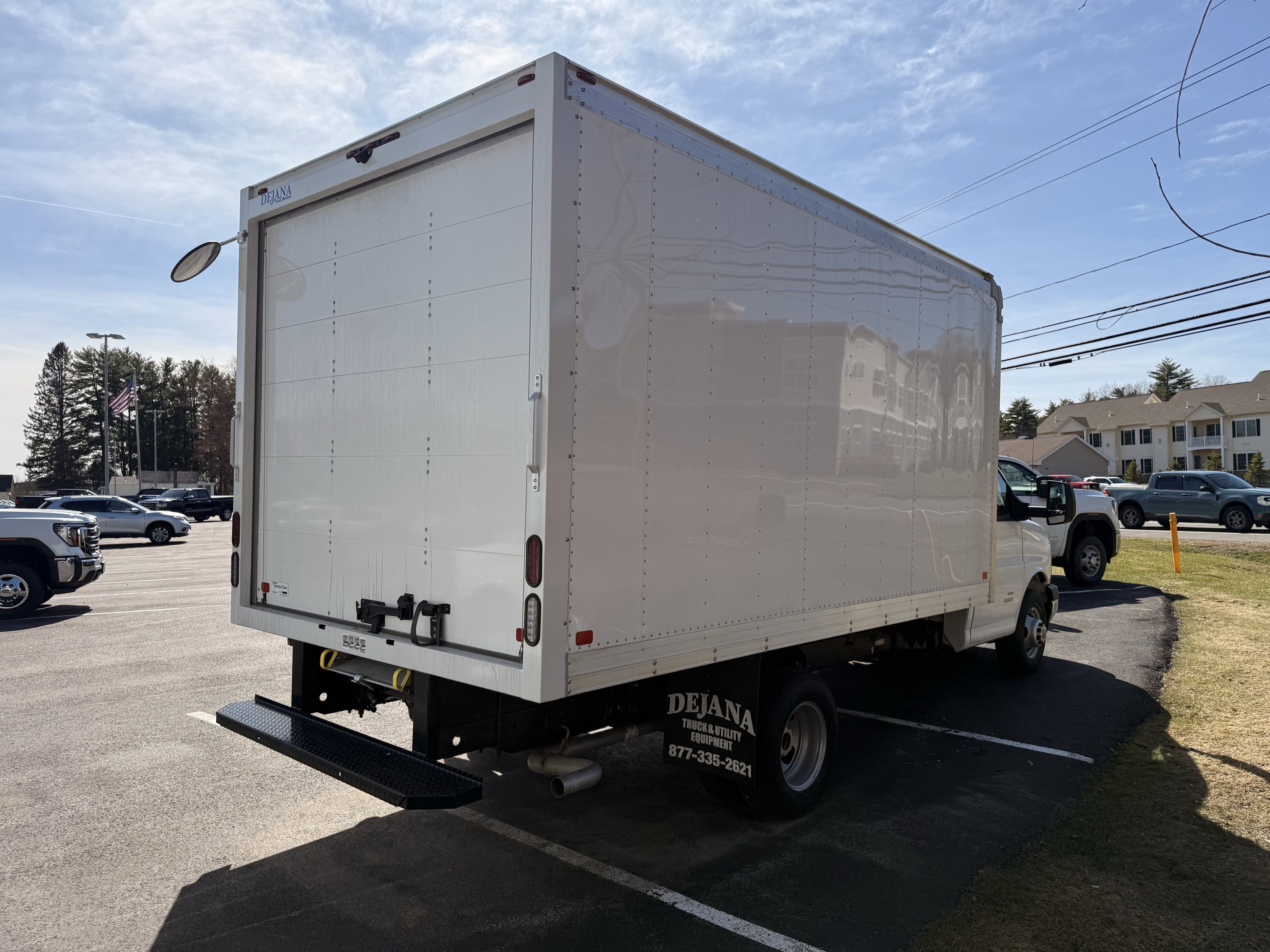 2025 GMC Savana Cutaway 4500 2WT